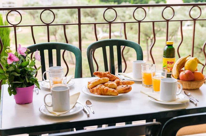 Lagrange Vacances Le Domaine De Bourgeac Paradou Ngoại thất bức ảnh