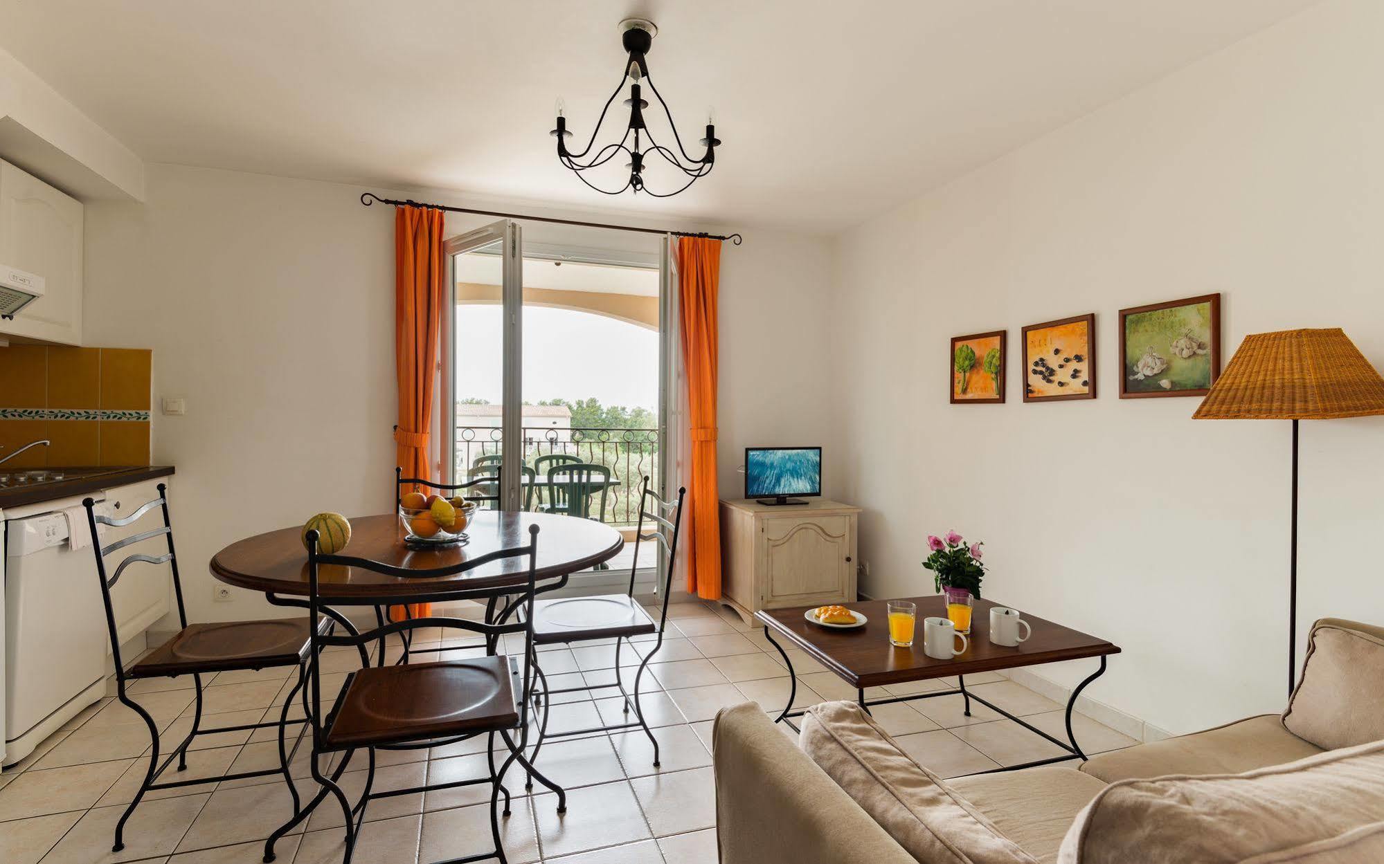 Lagrange Vacances Le Domaine De Bourgeac Paradou Ngoại thất bức ảnh
